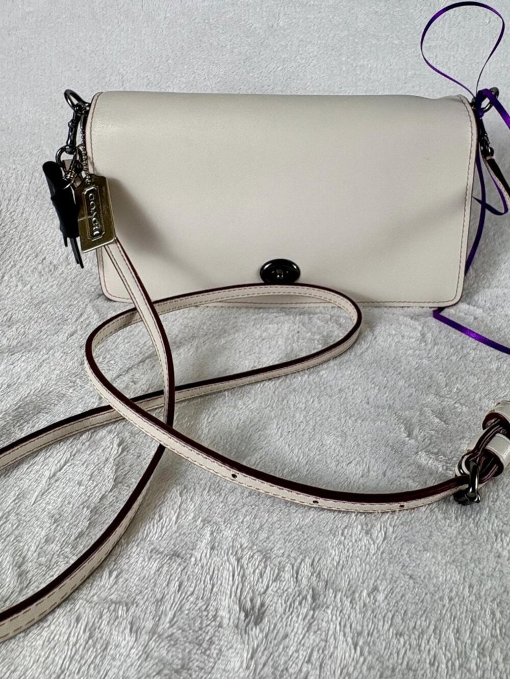 Coach 1941 Dinky Crossbody Kisslock in Chalk with Charm